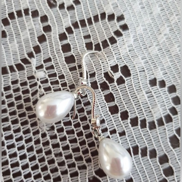 Lustrous Pear Drop Pearl Earrings on Silver Hooks with Single Crystal Bridal - Picture 7 of 12